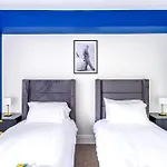 Luxury Skyfall With Free Parking For Families & Business By Prescott *