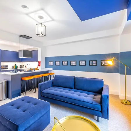 Modern Skyfall With Free Parking For Families & Business By Prescott Apartment