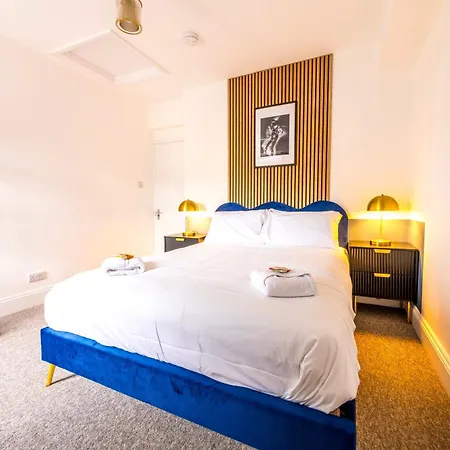 Modern Skyfall With Free Parking For Families & Business By Prescott *