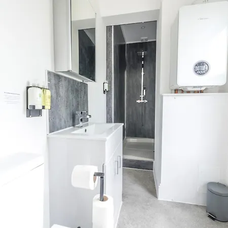 Apartment Modern Skyfall With Free Parking For Families & Business By Prescott