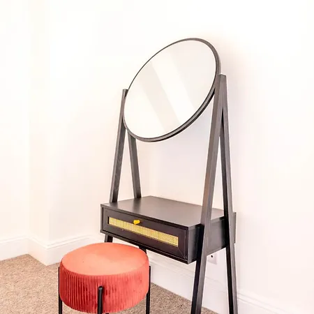 Luxury Skyfall With Free Parking For Families & Business By Prescott Apartmán Bristol