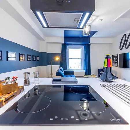 Luxury Skyfall With Free Parking For Families & Business By Prescott Bristol