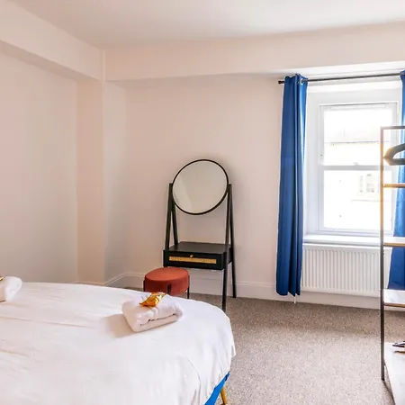 Luxury Skyfall With Free Parking For Families & Business By Prescott Apartmán *