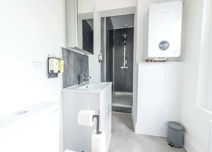 Apartment Modern Skyfall With Free Parking For Families & Business By Prescott